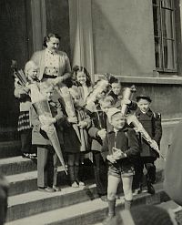 1956 Einschulung FrauKehrer Kinder